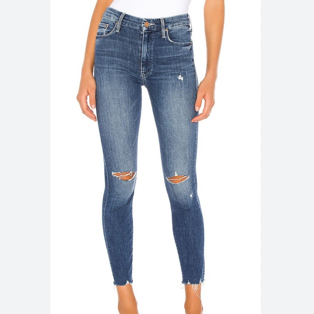 High Waisted Looker Ankle Fray MOTHER jeans

Color: Get Your Groove Back